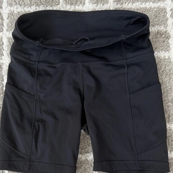 Lululemon 6" Fast and Free Black Bike Short - Picture 4 of 5